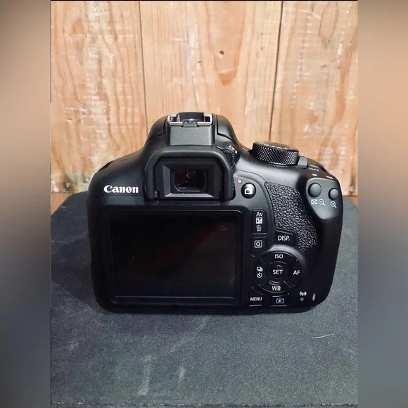 Canon EOS Rebel 7 Black DSLR Camera - Picture 6 of 9